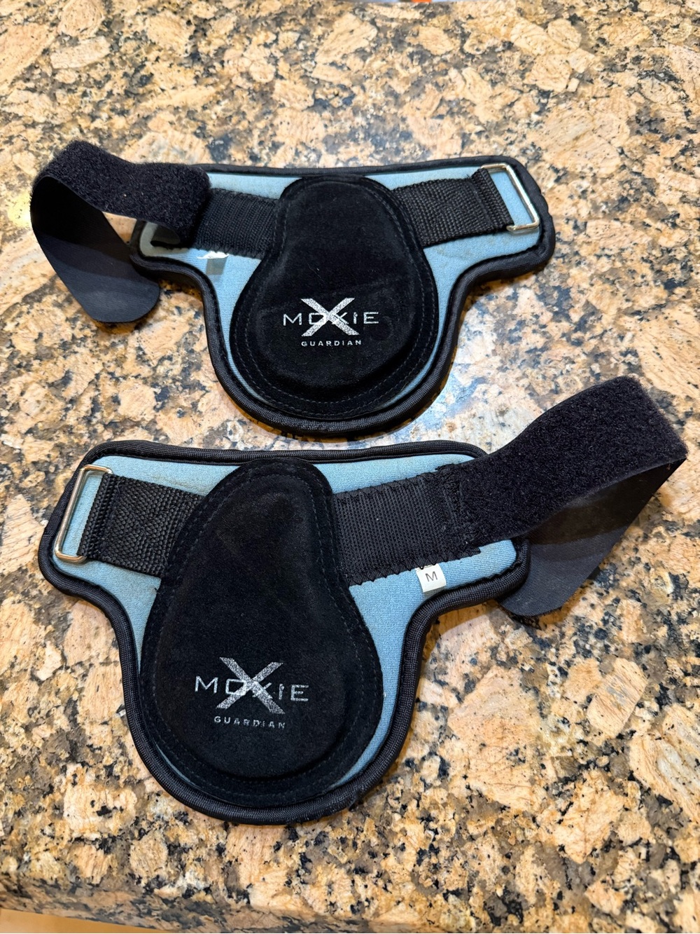 Moxie Guardian Protective horse size M Ankle/Heel Pads - Black and Light Blue